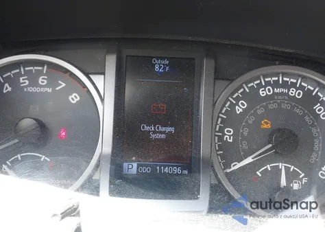 2017 Toyota Tacoma Sr5 V6 z USA, uszkodzony, nr VIN 3TMCZ5AN4HM094497